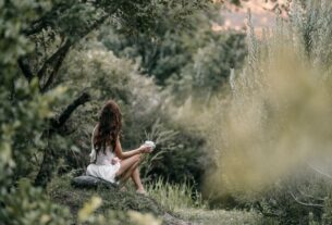 Dlaczego boimy się ciszy? Psychologiczne przyczyny i sposoby oswajania spokoju