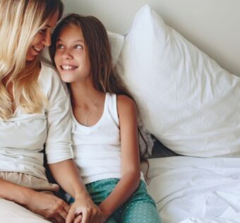 Nieidealna mama też jest dobrą mamą – jak dbać o siebie i budować zdrowe relacje z dziećmi